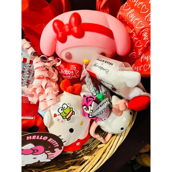 Hello Kitty Love basket 50 x 70 plush throw HK gummy hearts my melody light up - Picture 7 of 9